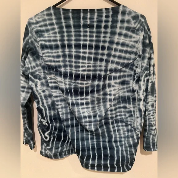 Lululemon long sleeve shirt - Picture 3 of 3